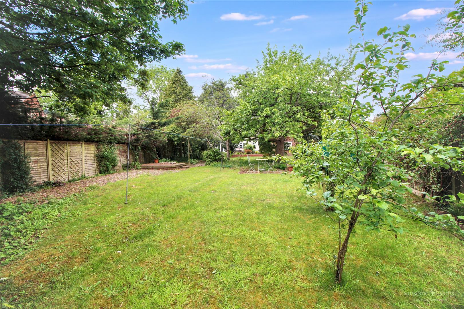 4 bed property in New Lane Hill, Reading